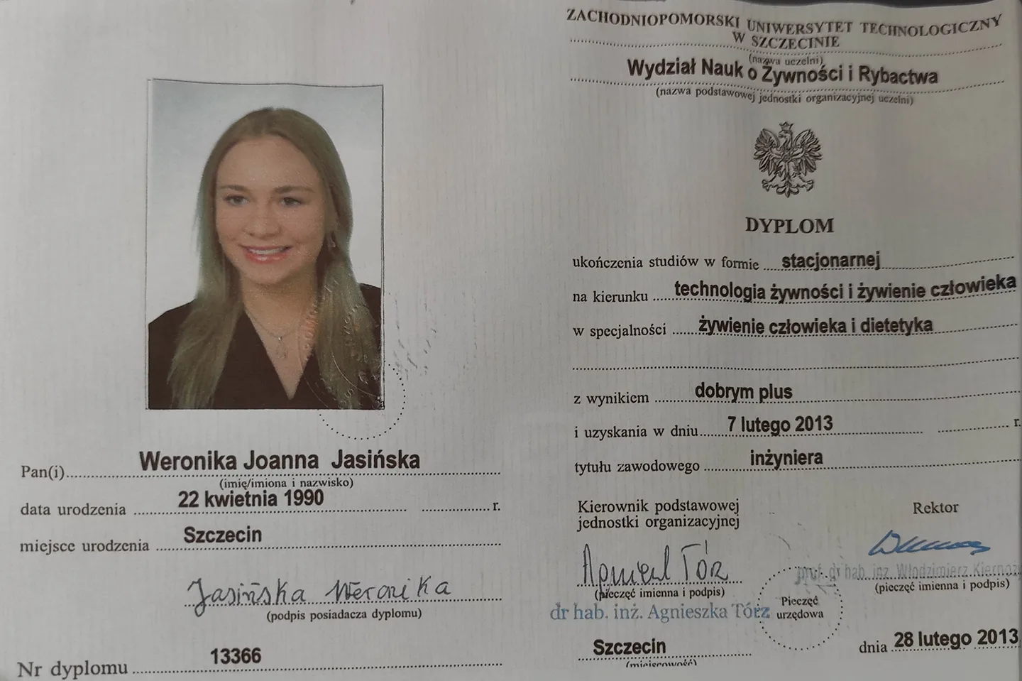 Dyplom ukończenia studiów inżynierskich przez dietetyka Weronika Gawrońska